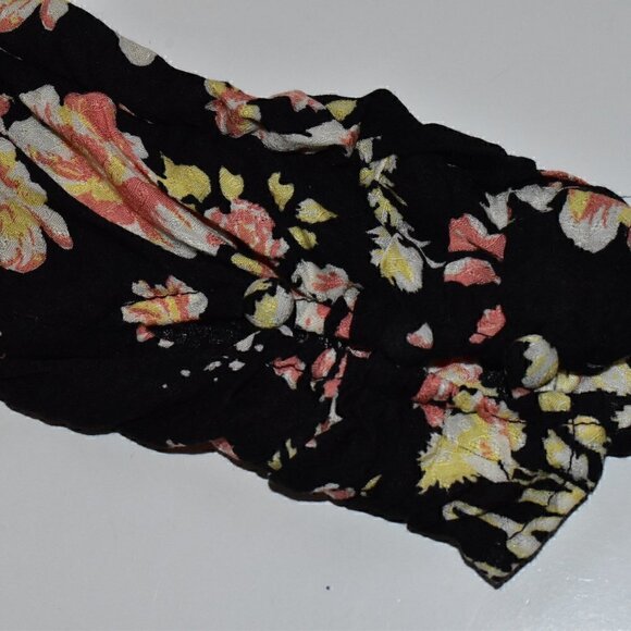 Free People Hilary Print Boho Top Black Floral Size M - Picture 11 of 14